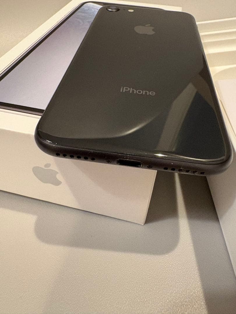 Apple iPhone 8 64GB ブラック 100% 本体のみ