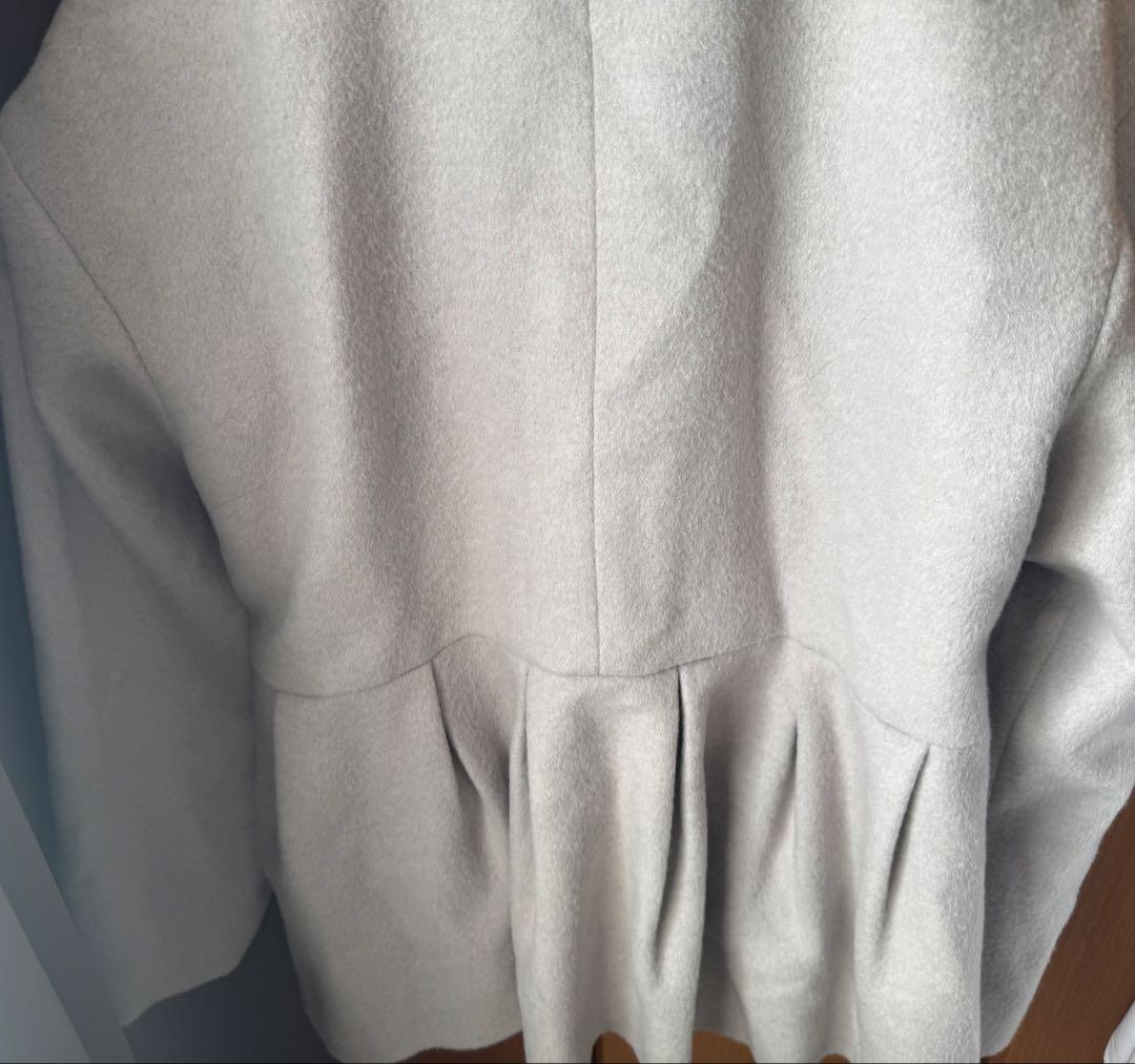 UNITED ARROWS ノーカラーペプラムショートコートライトグレー