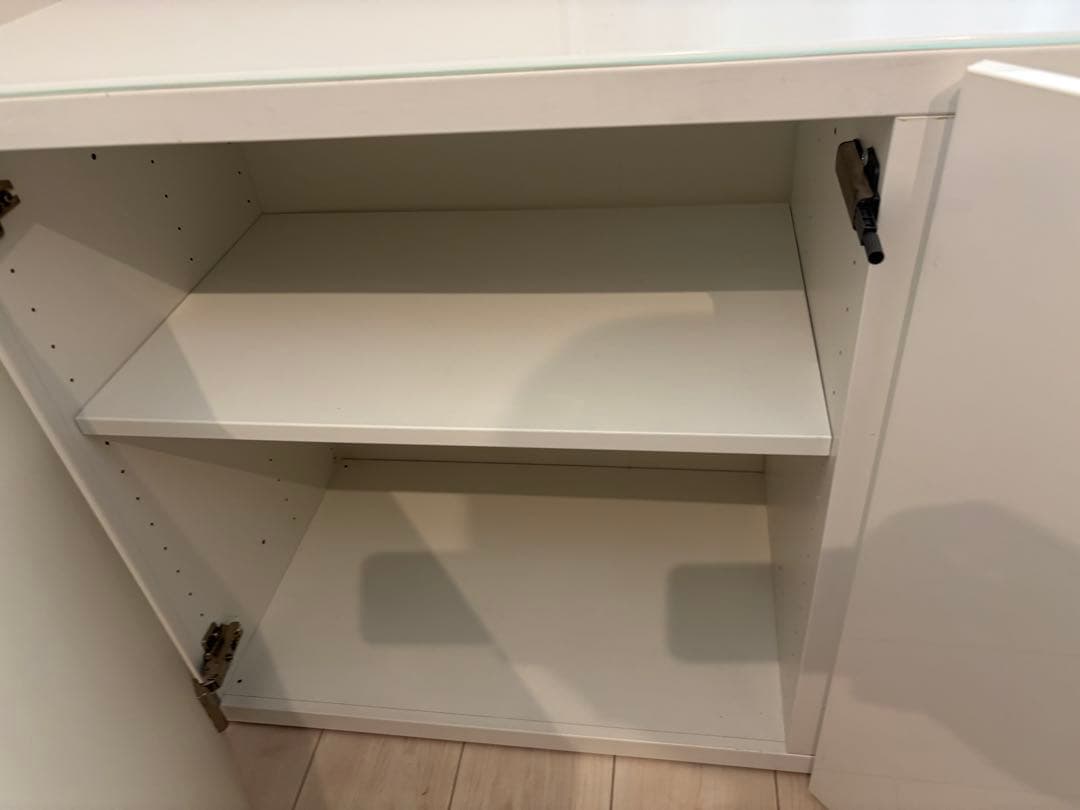 【美品】IKEA ガラス天板付　テレビ台 キャビネット　ベストー　鏡面