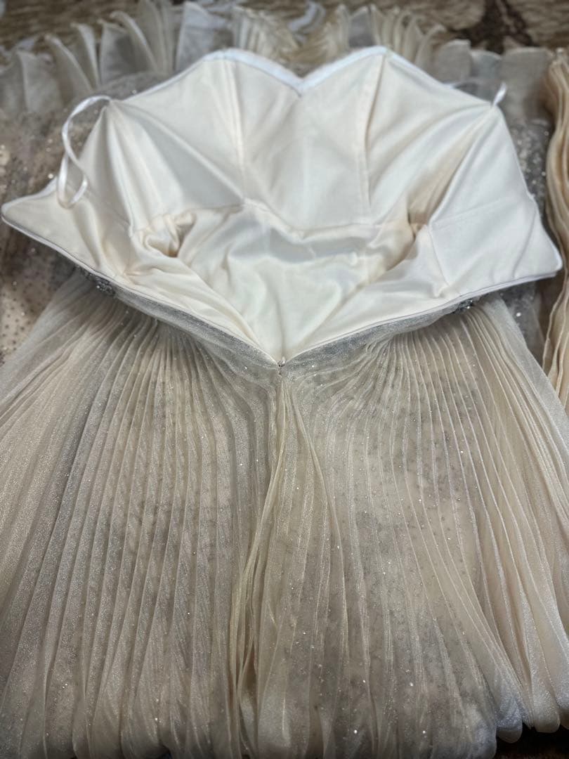 ★要プロフ確認★あなばら いづみ様 スパンコール装飾のシルバー系ドレス