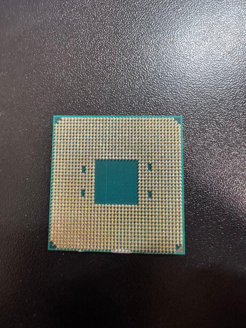 AMD Ryzen 7 3800XT CPU 本体