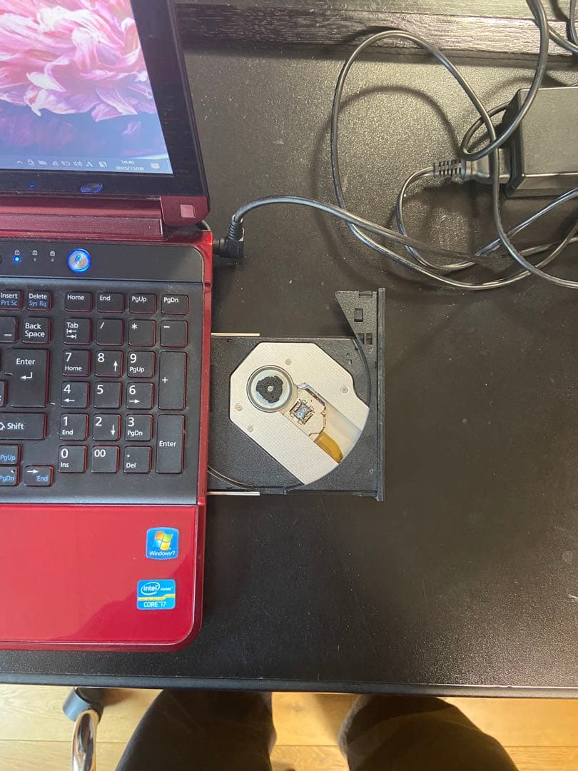 富士通　LIFEBOOK AH77/G レッド　RAM 16.0GB