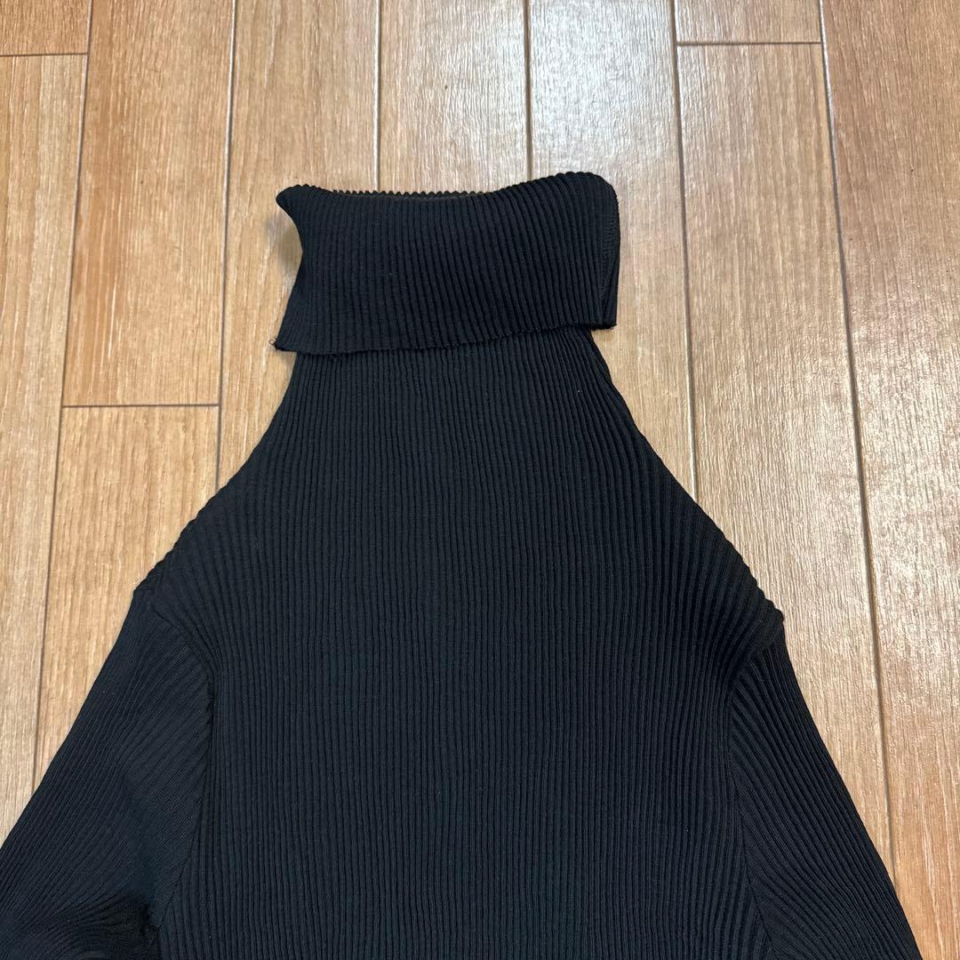 Y’s ワイズ //リブ(プリーツ)タートルカットソー