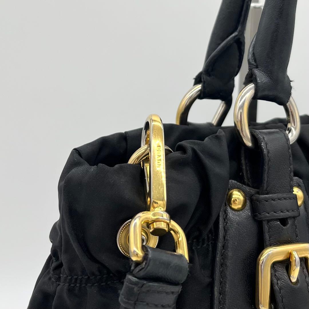 PRADAプラダ ボンバー ギャザー メタルロゴ G金具 2WAYハンドバッグ黒
