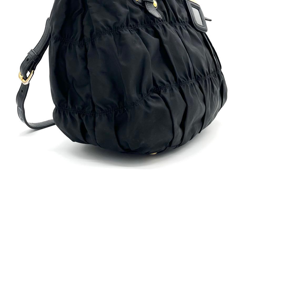 PRADAプラダ ボンバー ギャザー メタルロゴ G金具 2WAYハンドバッグ黒