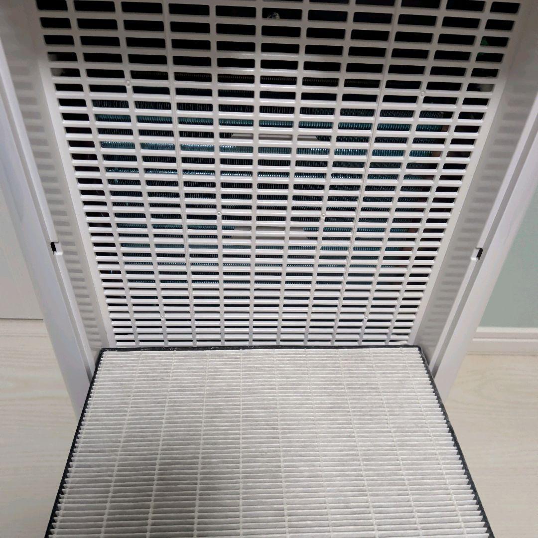 【美品】シャープ　空気清浄除湿機　CV-EF120-W