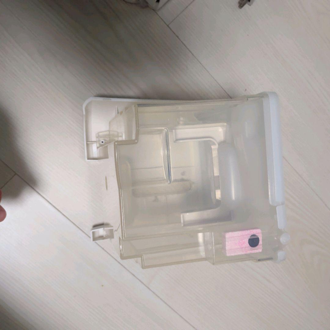 【美品】シャープ　空気清浄除湿機　CV-EF120-W