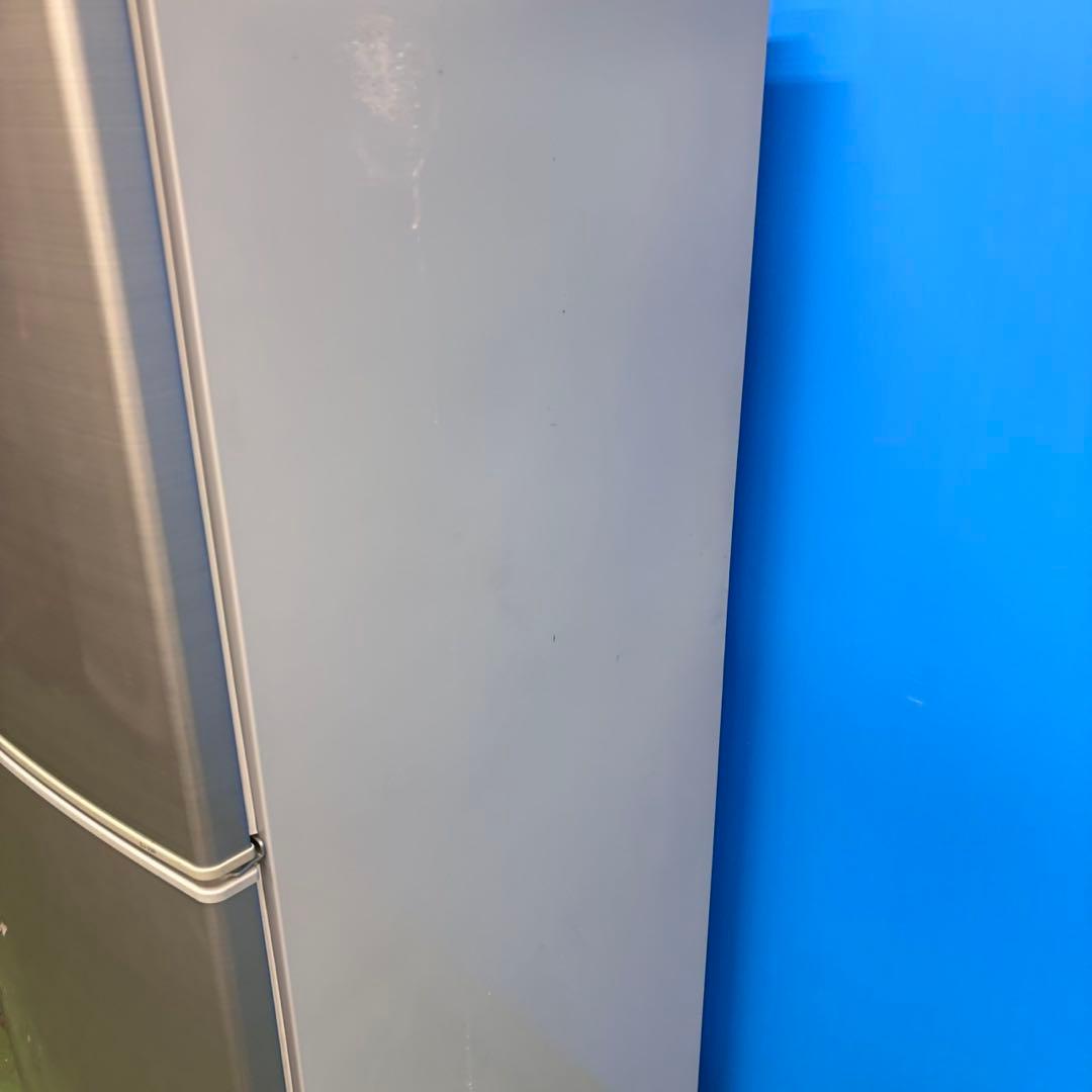 570 シャープ　中型冷蔵庫　200L強　格安　小型　一人暮らし　同棲　右開き