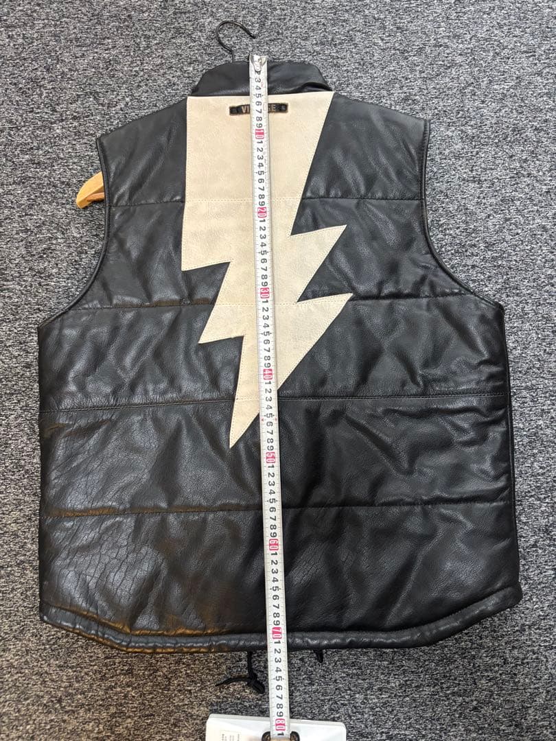 ダウンベスト ブラック/ベージュ稲妻デザイン【値下げ】