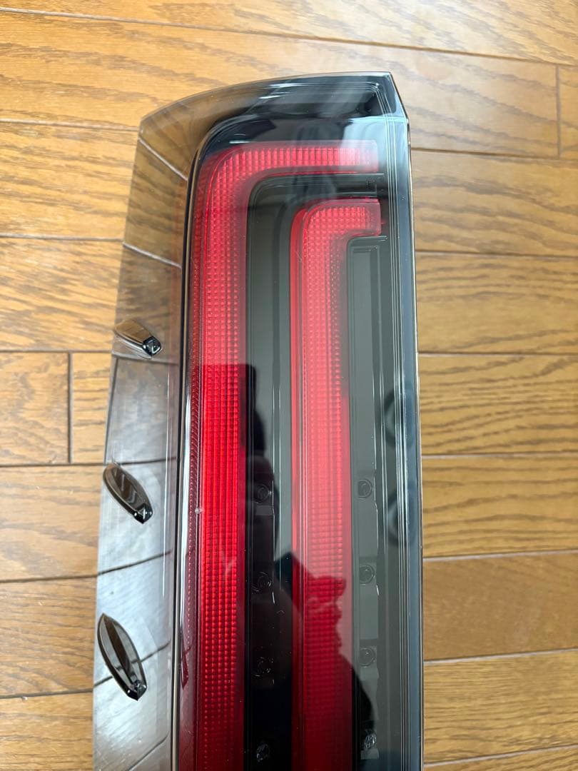 【下限の鬼】トヨタ ノア エスクァイア 80系 後期 左テールランプ 純正