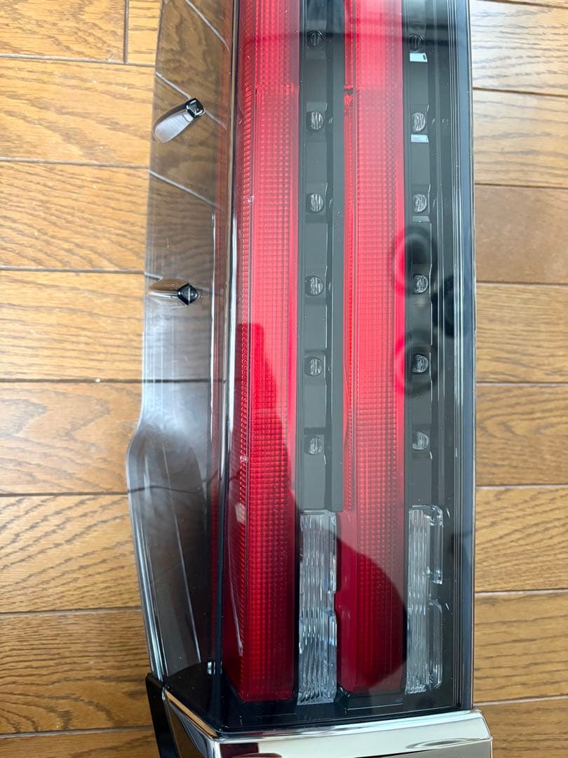 【下限の鬼】トヨタ ノア エスクァイア 80系 後期 左テールランプ 純正