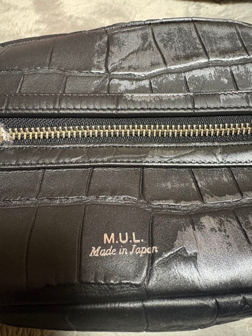 M.U.L. ボディバックブラックシルバーライン