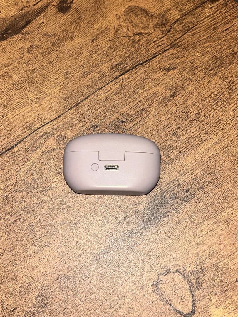 ホワイト ワイヤレスイヤホン 充電ケース付き