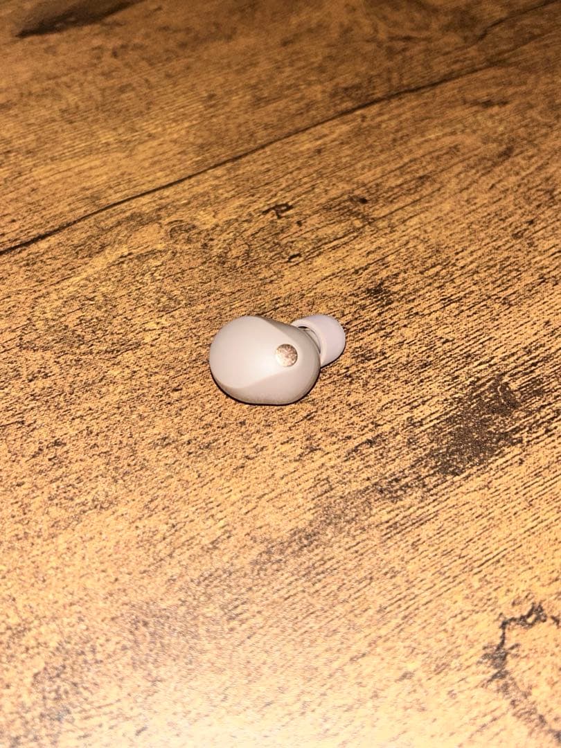 ホワイト ワイヤレスイヤホン 充電ケース付き