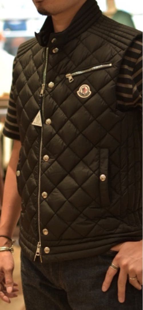 モンクレールダウンベスト　キルティング　レザーロゴパッチ　希少サイズ1（M）