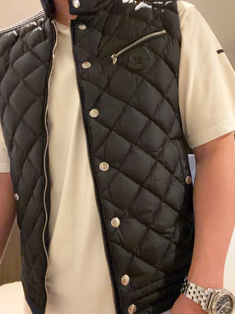 モンクレールダウンベスト　キルティング　レザーロゴパッチ　希少サイズ1（M）