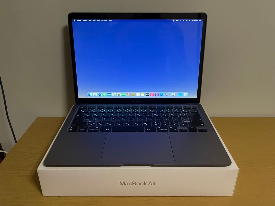 美品 MacBook Air M1チップ 充電数63回『容量94％』