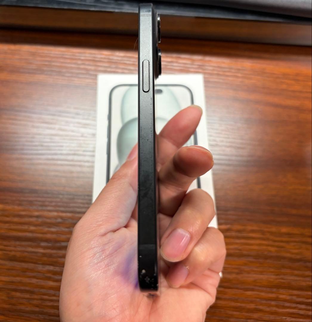 iPhone 15 ブラック 本体 128GB 化粧箱・ケース・ケーブル付き