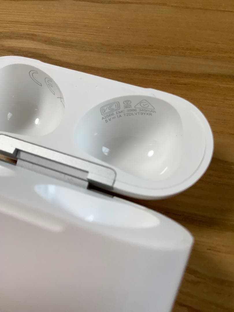 AirPods3 本体 ホワイト magsafe対応ケース付き MME73J/A