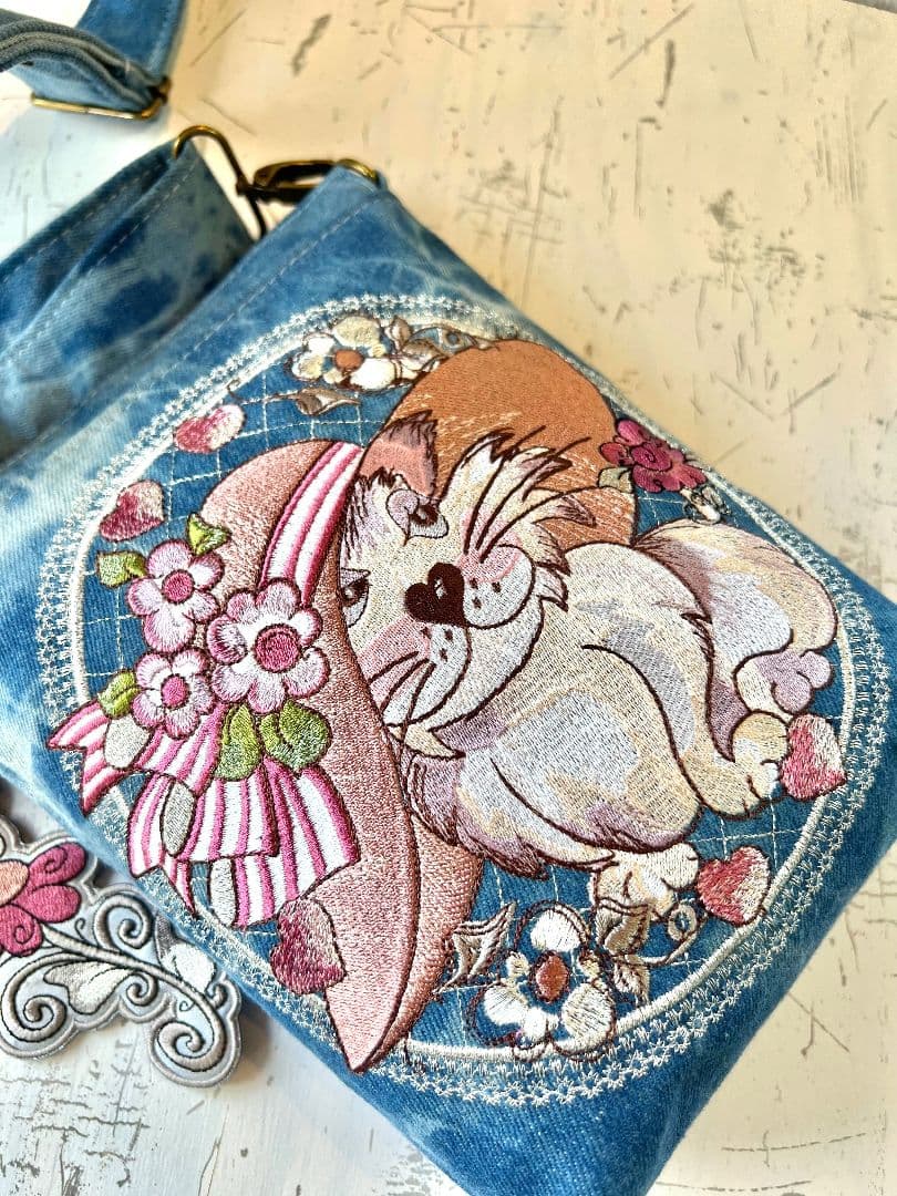 はなこ様リクエスト＊ロラライハリス♡ライトブルーWデニム♡刺繍のサコッシュ