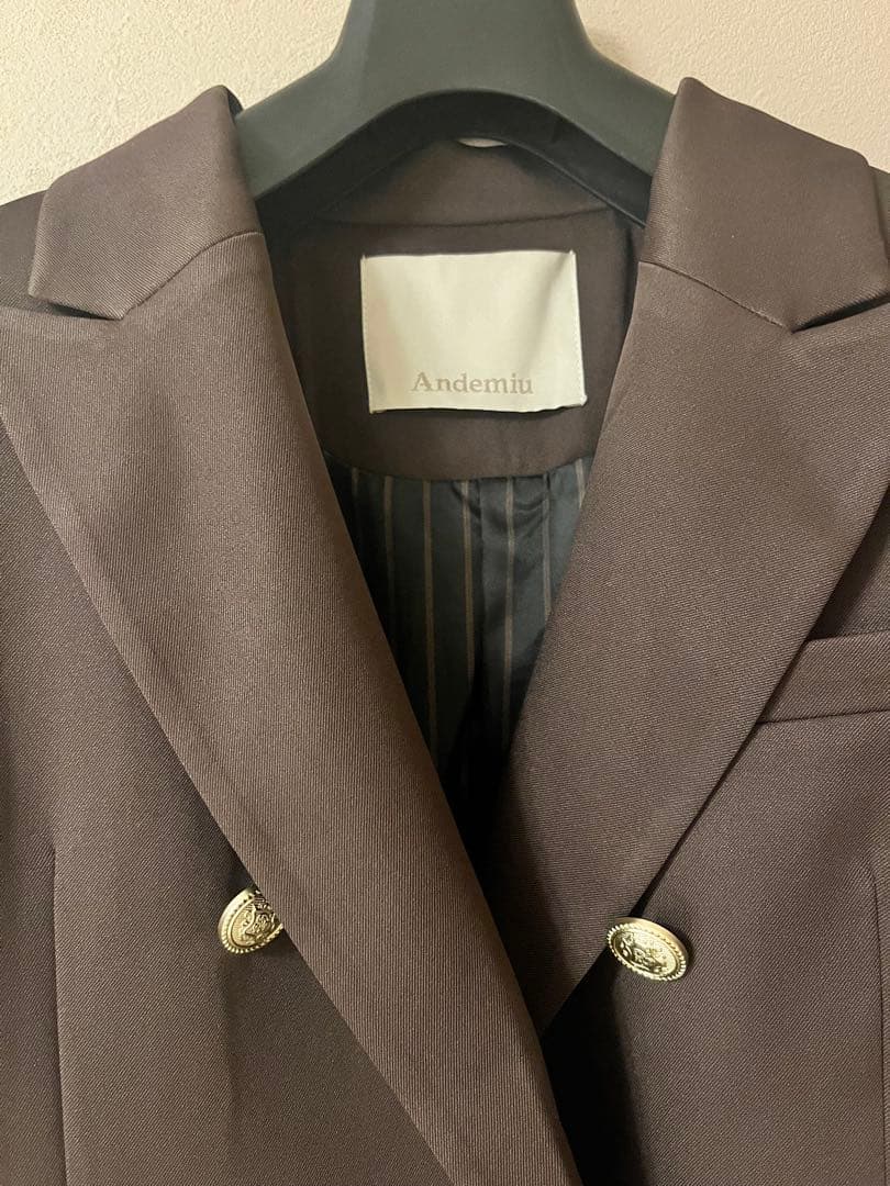 秋新作Andemiu定評のキンボタンジャケット 新色ダークブラウン