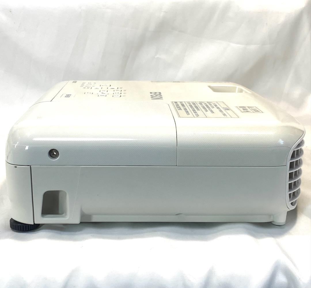 み*い様 EPSON エプソン EB-E01 プロジェクター 本体 ランプ点灯時