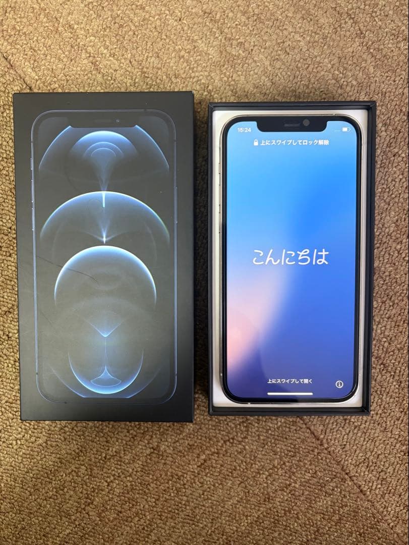 iPhone 12 proシルバー
