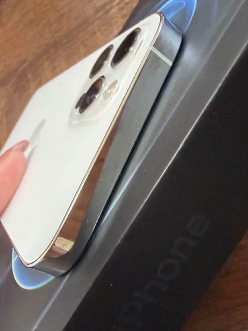 iPhone 12 proシルバー