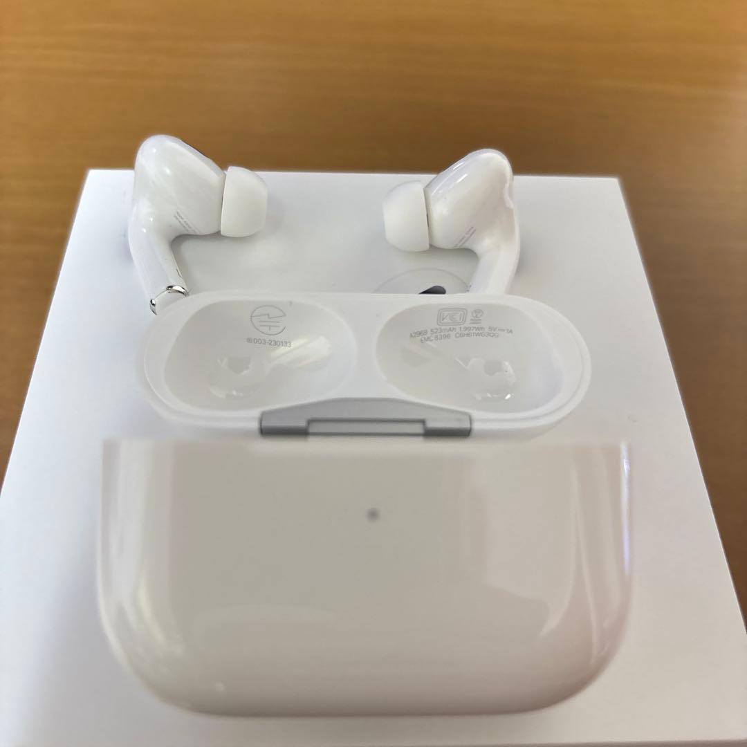 AirPods Pro (第2世代) 本体　おまけイヤーチップMサイズ付き