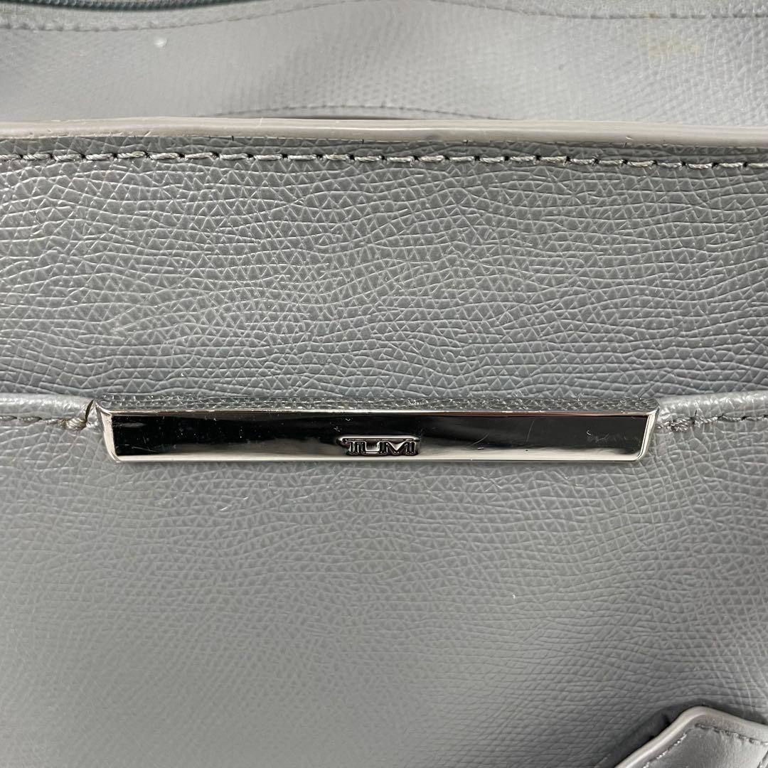 希少　TUMI Eliza 2way ビジネスバッグ スタッズ グレー