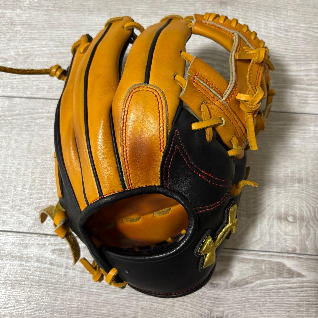 一般　軟式　グローブ　アンダーアーマー　内野