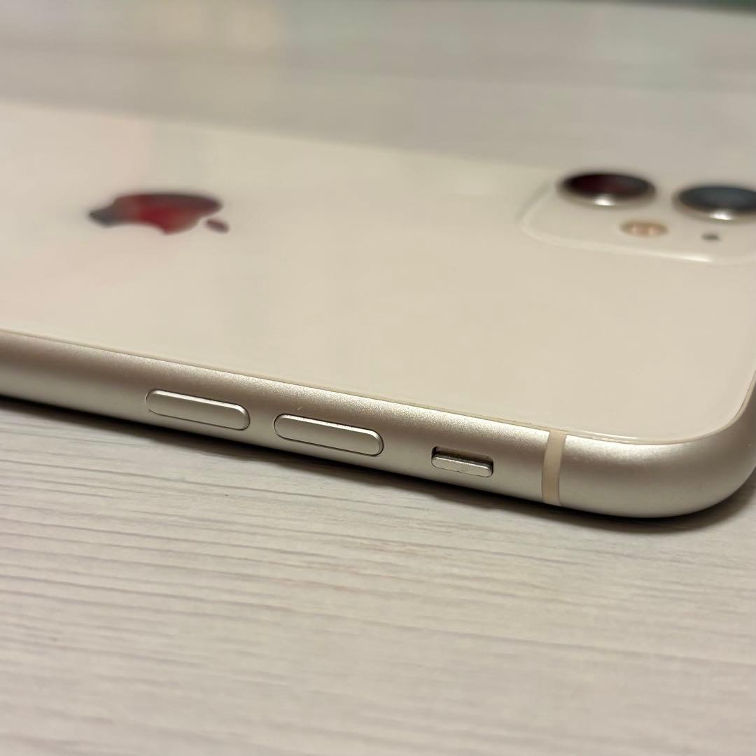 iPhone11 128GB ホワイト 画面ヒビあり 中古品