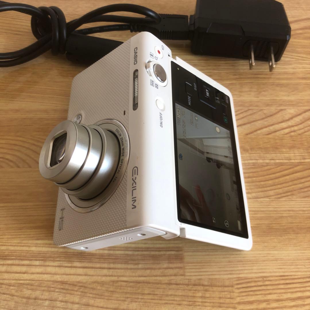 CASIO EXILIM デジタルカメラ　EX-ZR70 充電器付き