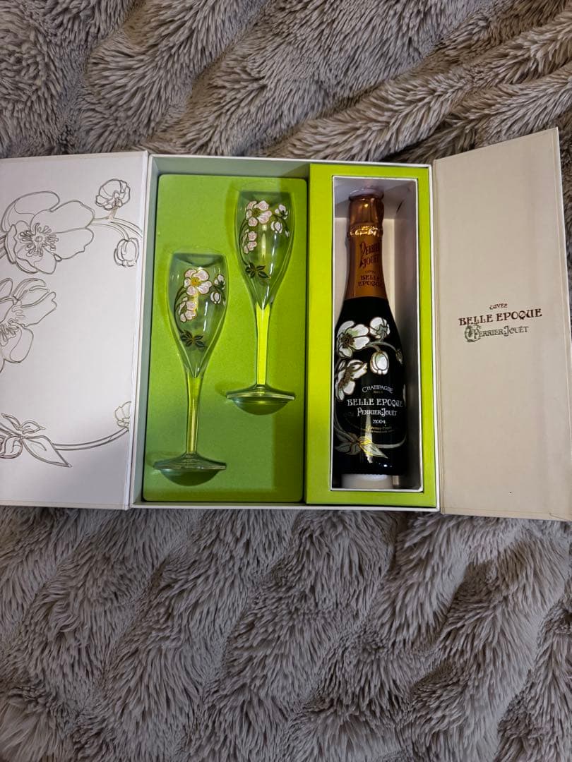 未開栓 ベルエポック シャンパンセット グラス付き ギフト箱入り 2004