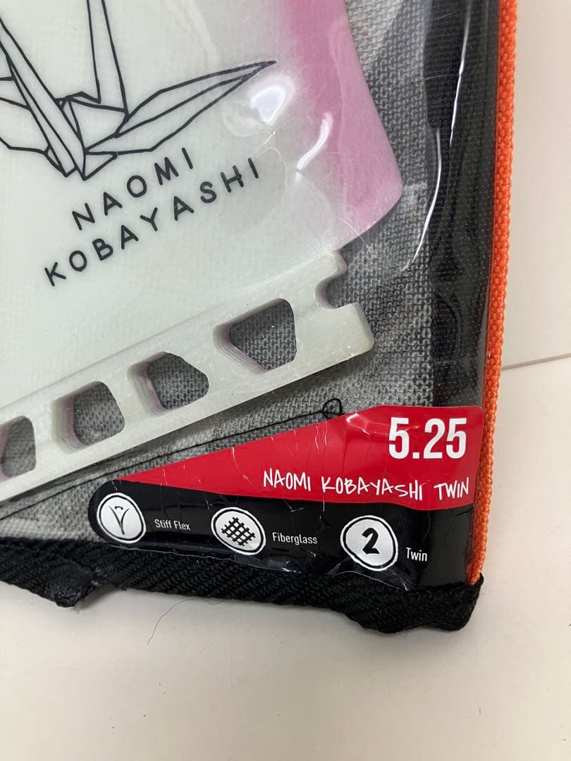 NAOMI KOBAYASHIモデル サーフボードフィン　折鶴