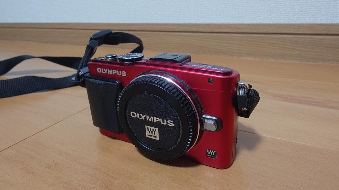 【ジャンク品】Olympus E-PL6 ミラーレスカメラ レッド+レンズ２本