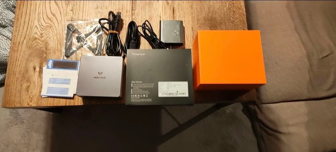 Minisforum UM790pro 64GBメモリー　1テラadd