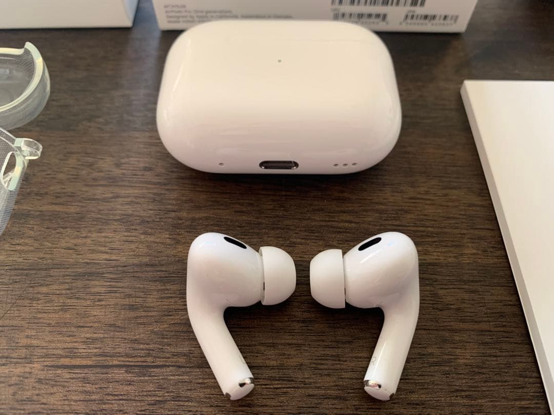(使用少なめ)Apple AirPods Pro2(ケース付き)