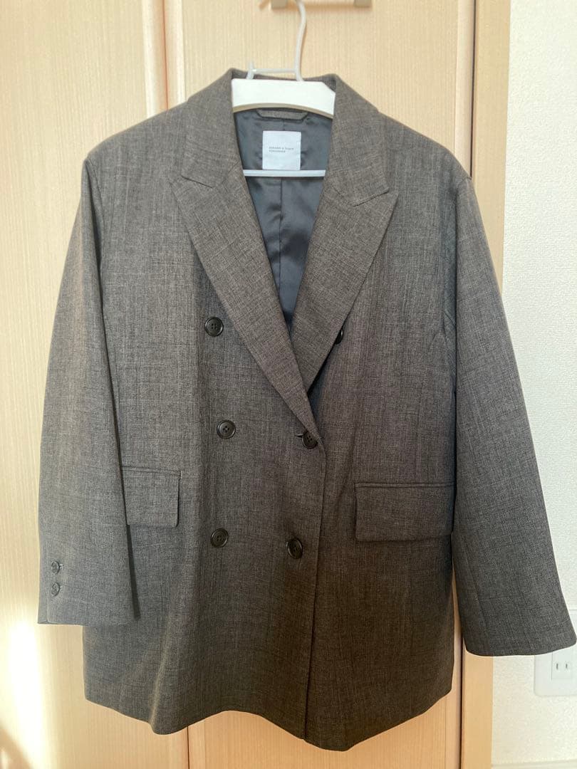 「オーセンティックを、ラフに」大人のためのダブルジャケット / オリーブブラウン