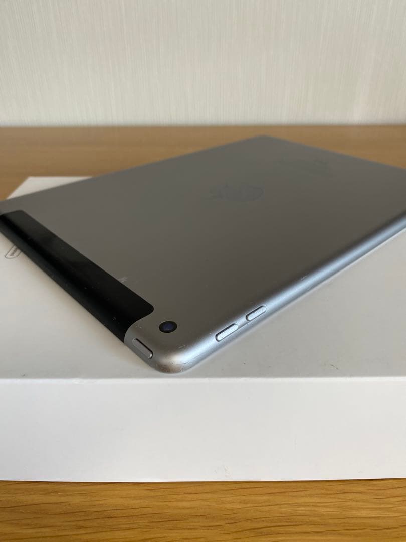 iPad 本体　Apple iPad 第6世代