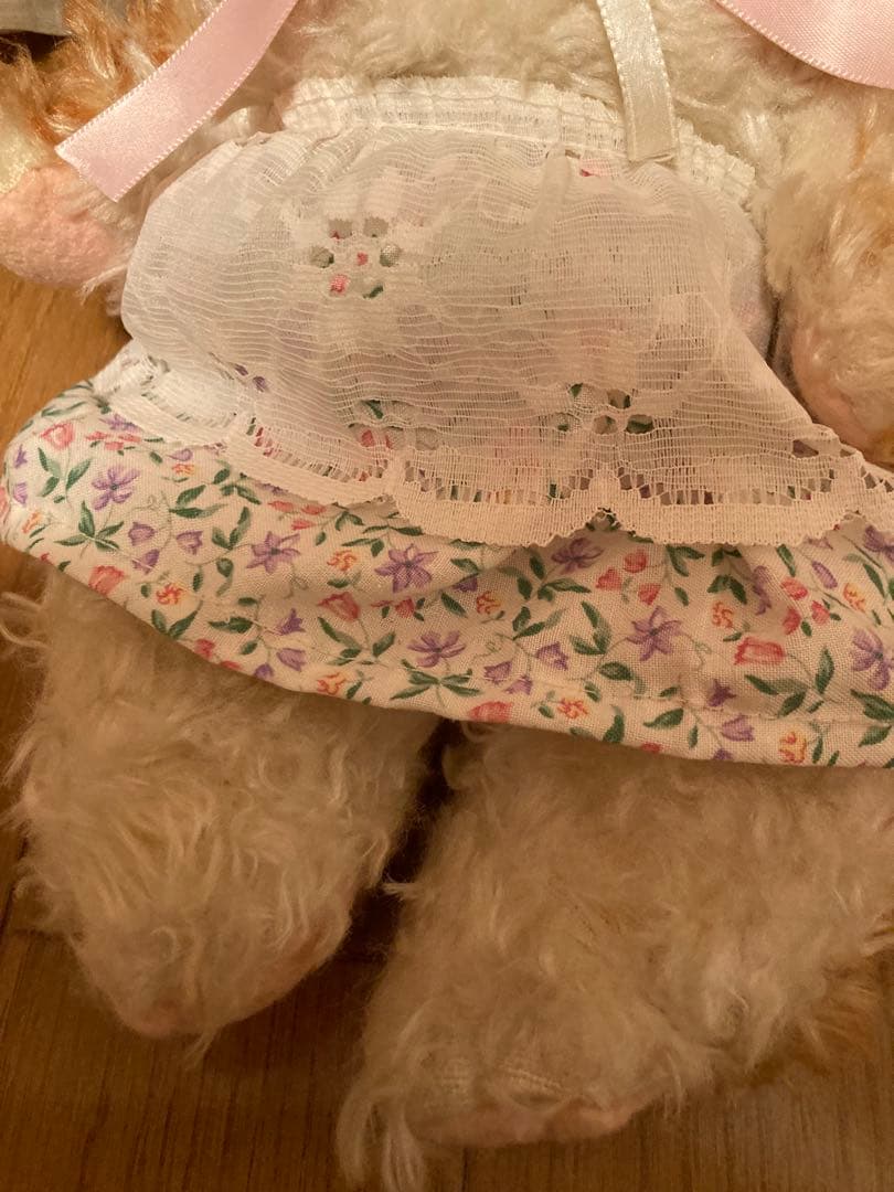 ラシュトンラバーフェイスうさぎちゃん。 レースの衣装付き