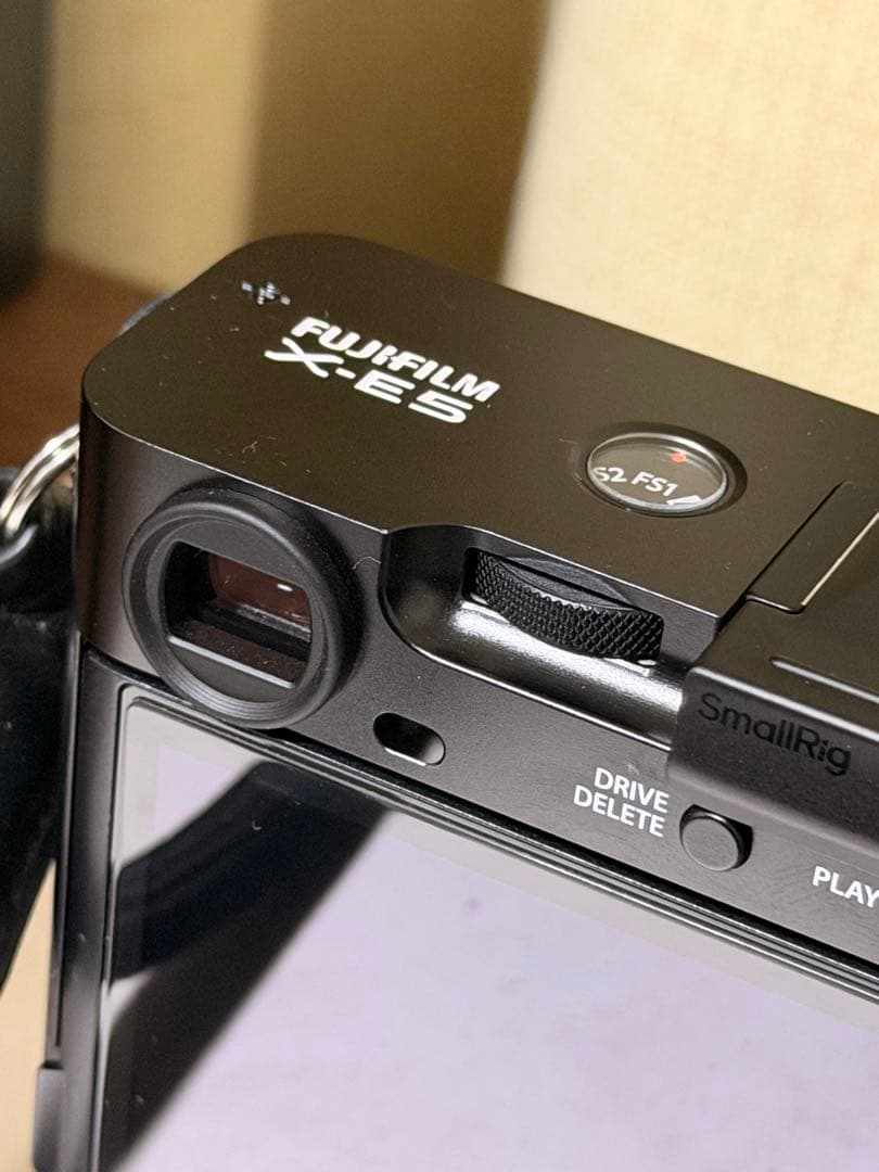 富士フイルム X-E5
