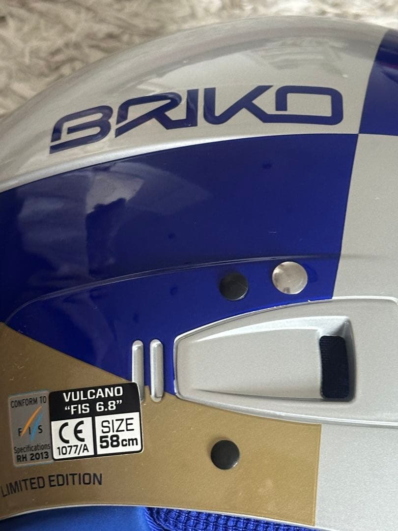 最終値下げ)ブリコ　ヘルメット　ボルケーノレッドブル　スキー