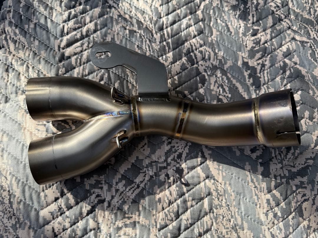 UNIT GARAGE製チタンマフラー　 R nineTシリーズ用