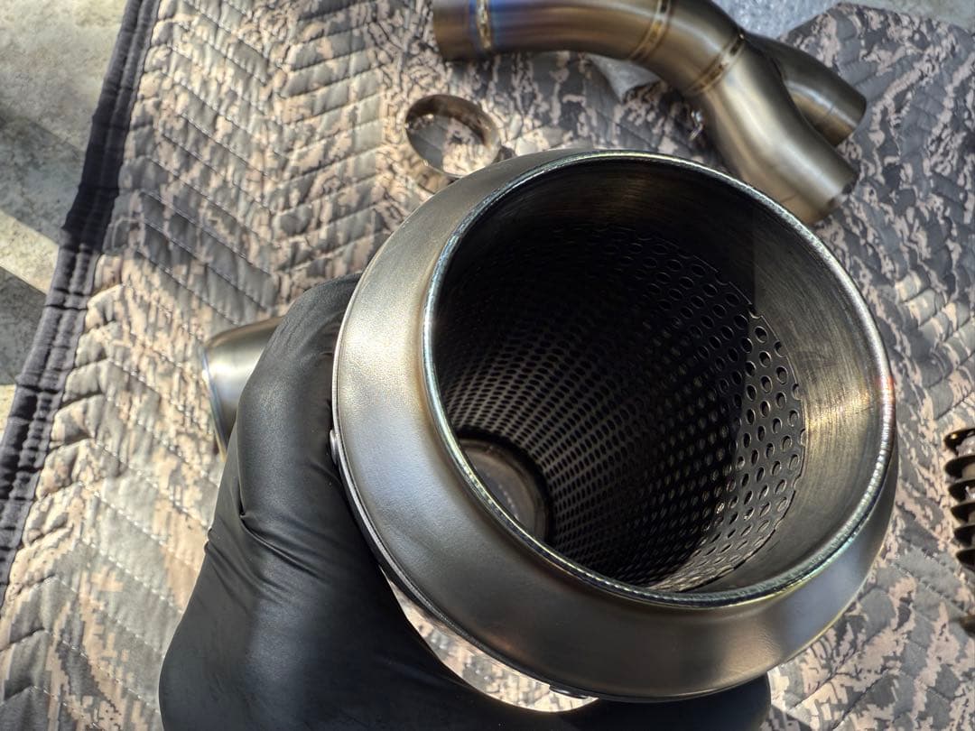 UNIT GARAGE製チタンマフラー　 R nineTシリーズ用