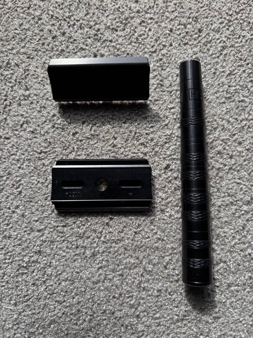 ヘンソンシェービング ブラック　替刃付き