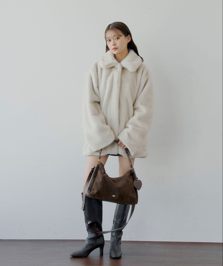 chico 金釦ミディアム丈ファーコート