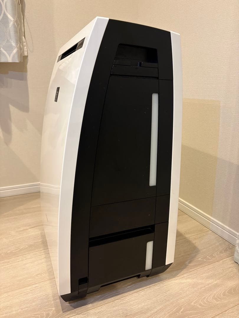 【SHARP】 除湿加湿空気清浄機 プラズマクラスター　KC-HD70-W