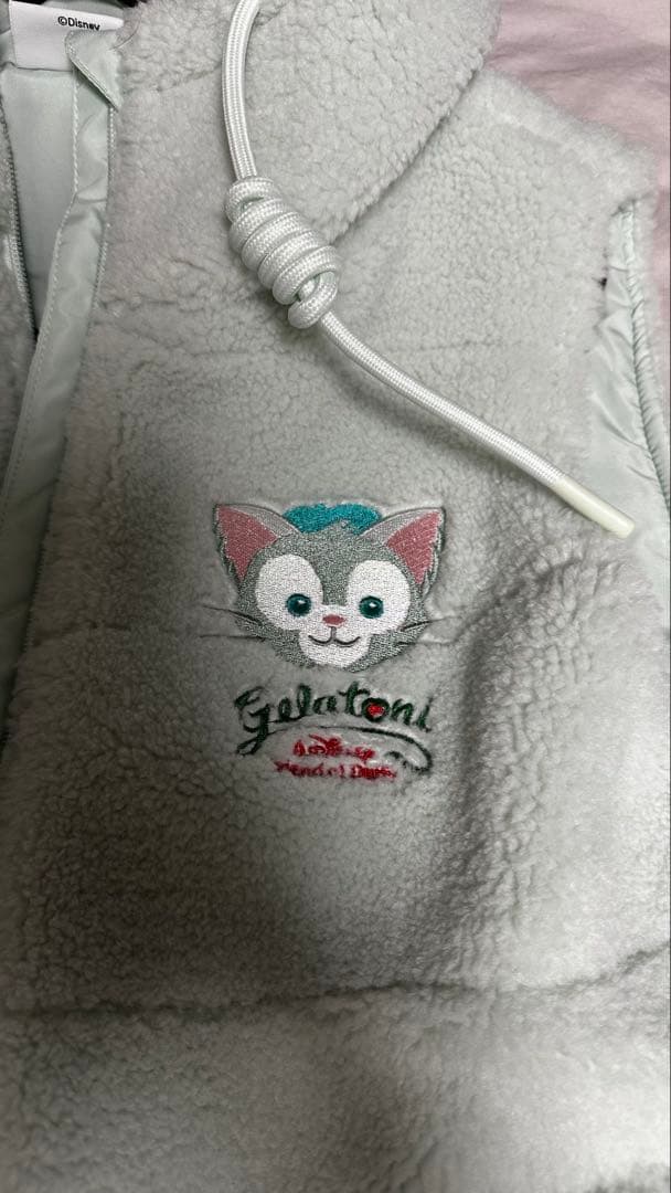 上海ディズニーリゾート 猫刺繍 フリースベスト Gelatoni