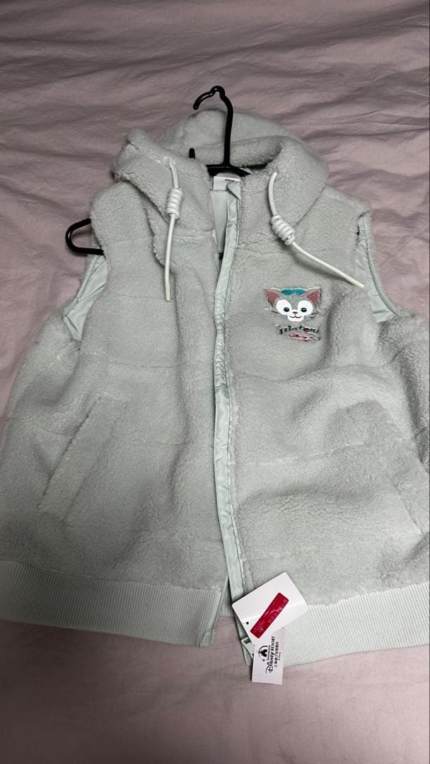 上海ディズニーリゾート 猫刺繍 フリースベスト Gelatoni